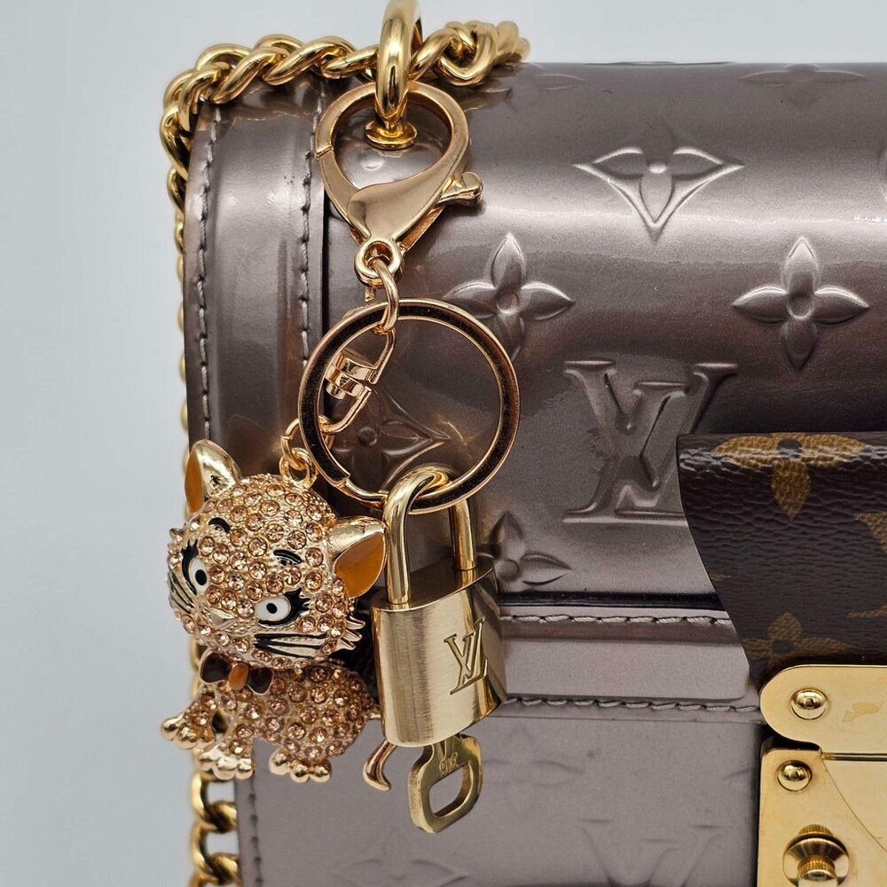 Authentic Louis Vuitton Gold Padlock 🔑 Unbranded Cat Keychain Bag Charm LV
